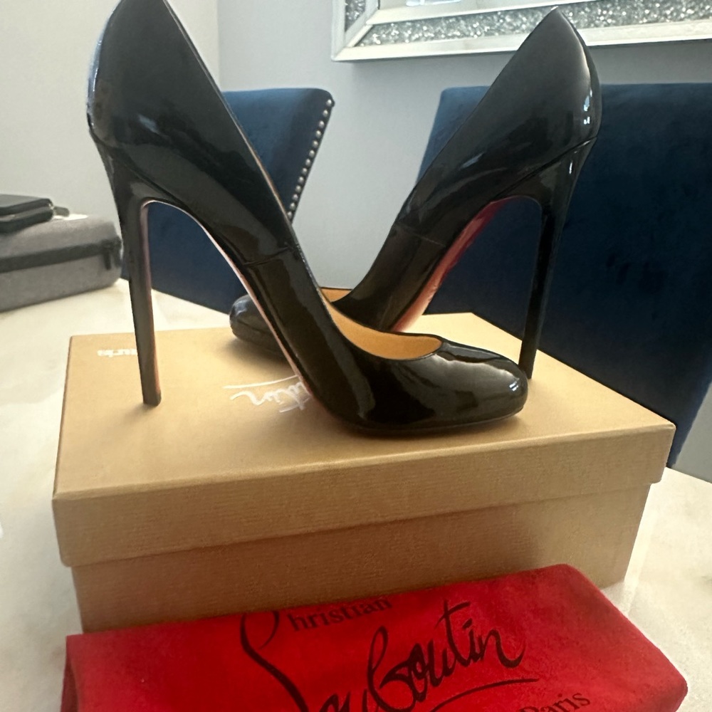 Christian Louboutin 120 Lady Lynch patent leather heels 38.5